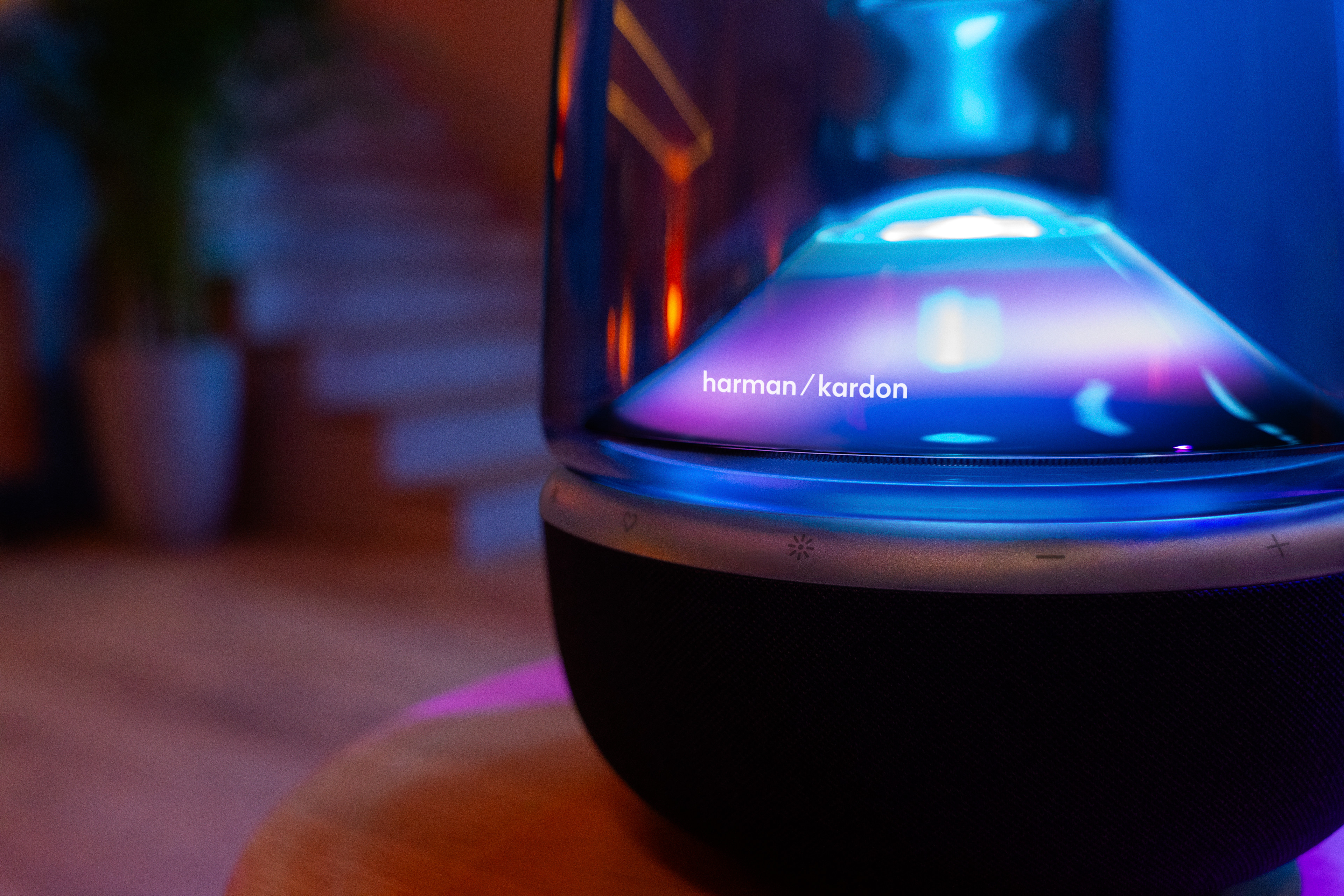 Nowy wymiar domowego audio i designu – Harman Kardon Aura Studio 5 Wi-Fi