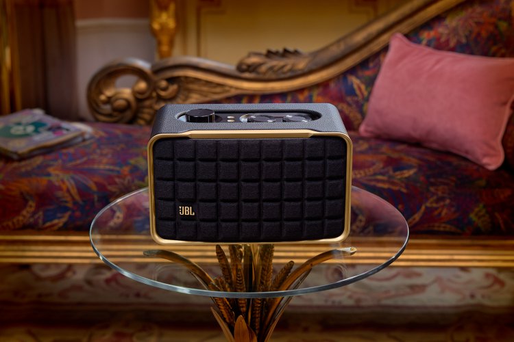 JBL Authentics 200 #1