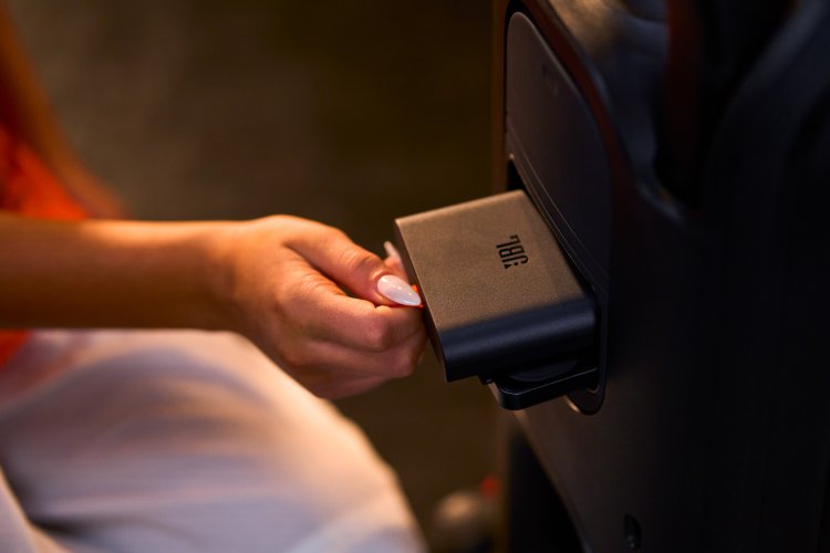 JBL PartyBox 330 #1
