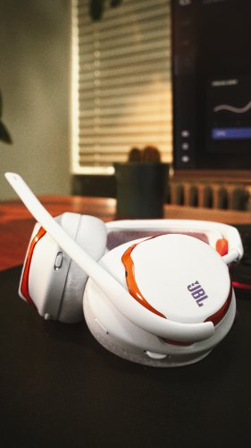 JBL Quantum 650 Wireless #1